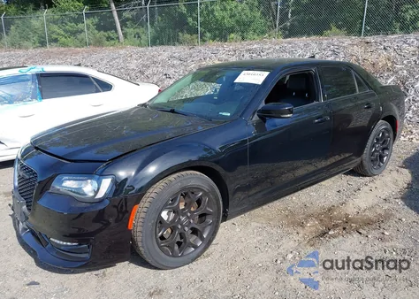 2021 Chrysler 300 Touring L Awd z USA, uszkodzony, nr VIN 2C3CCARG4MH658579